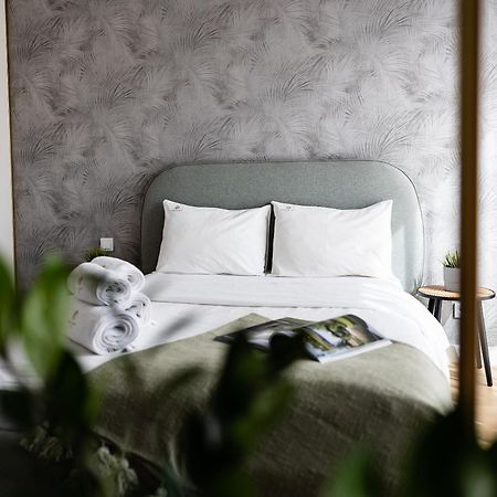 Kolejowa Aparthotel Варшава Екстериор снимка