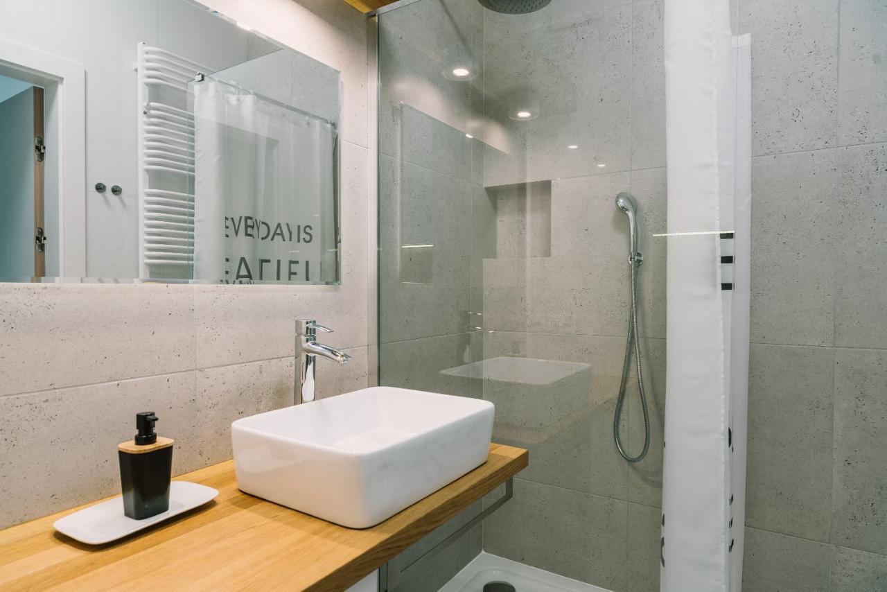 Kolejowa Aparthotel Варшава Екстериор снимка