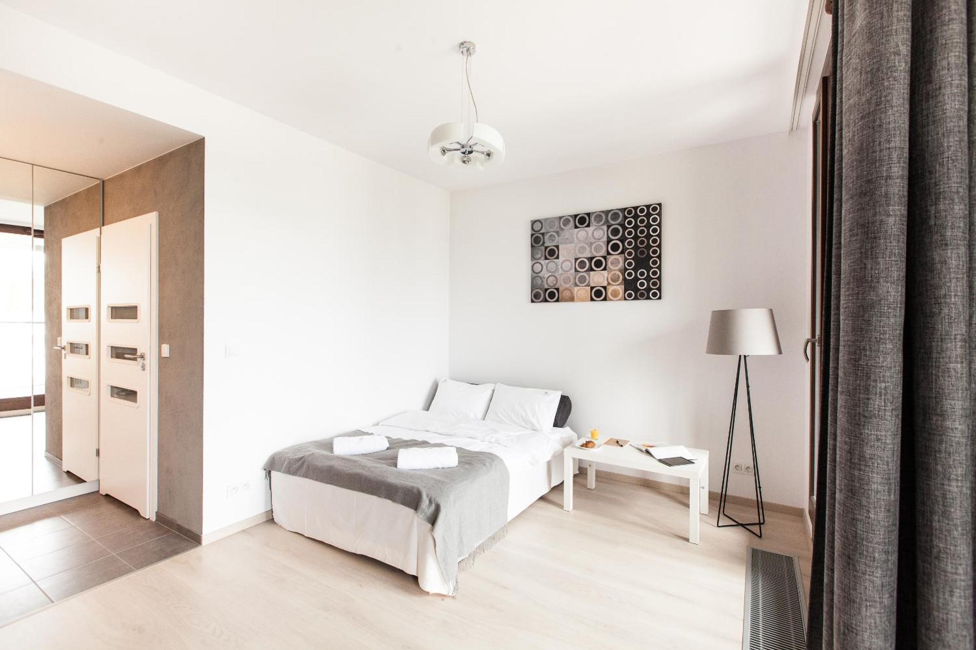 Kolejowa Aparthotel Варшава Екстериор снимка